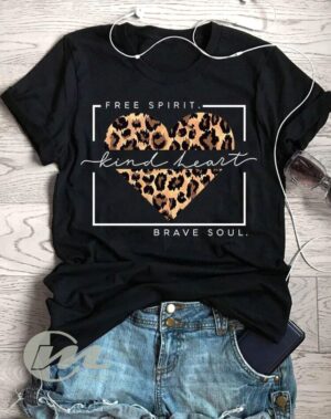 Camiseta básica dama corazon tigre