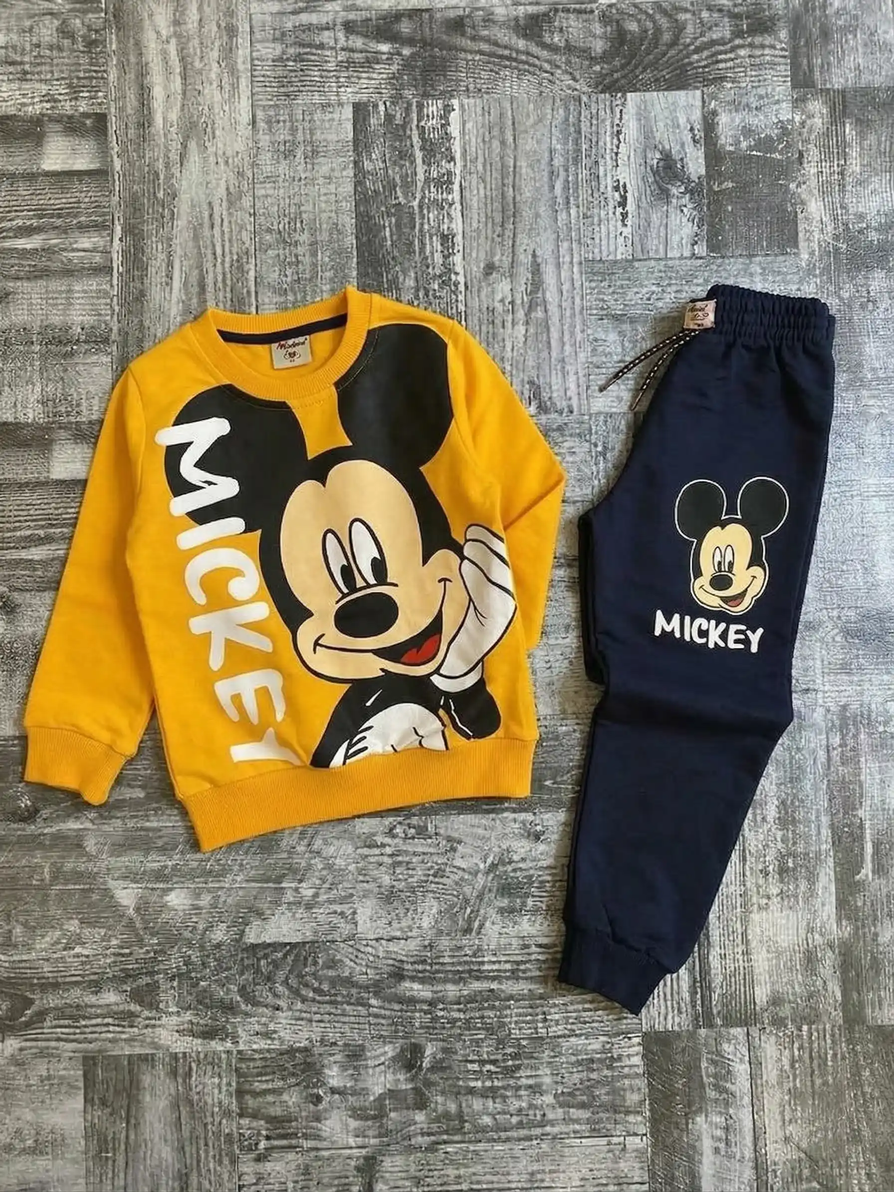Conjunto Mickey (Buso + Sudadera)