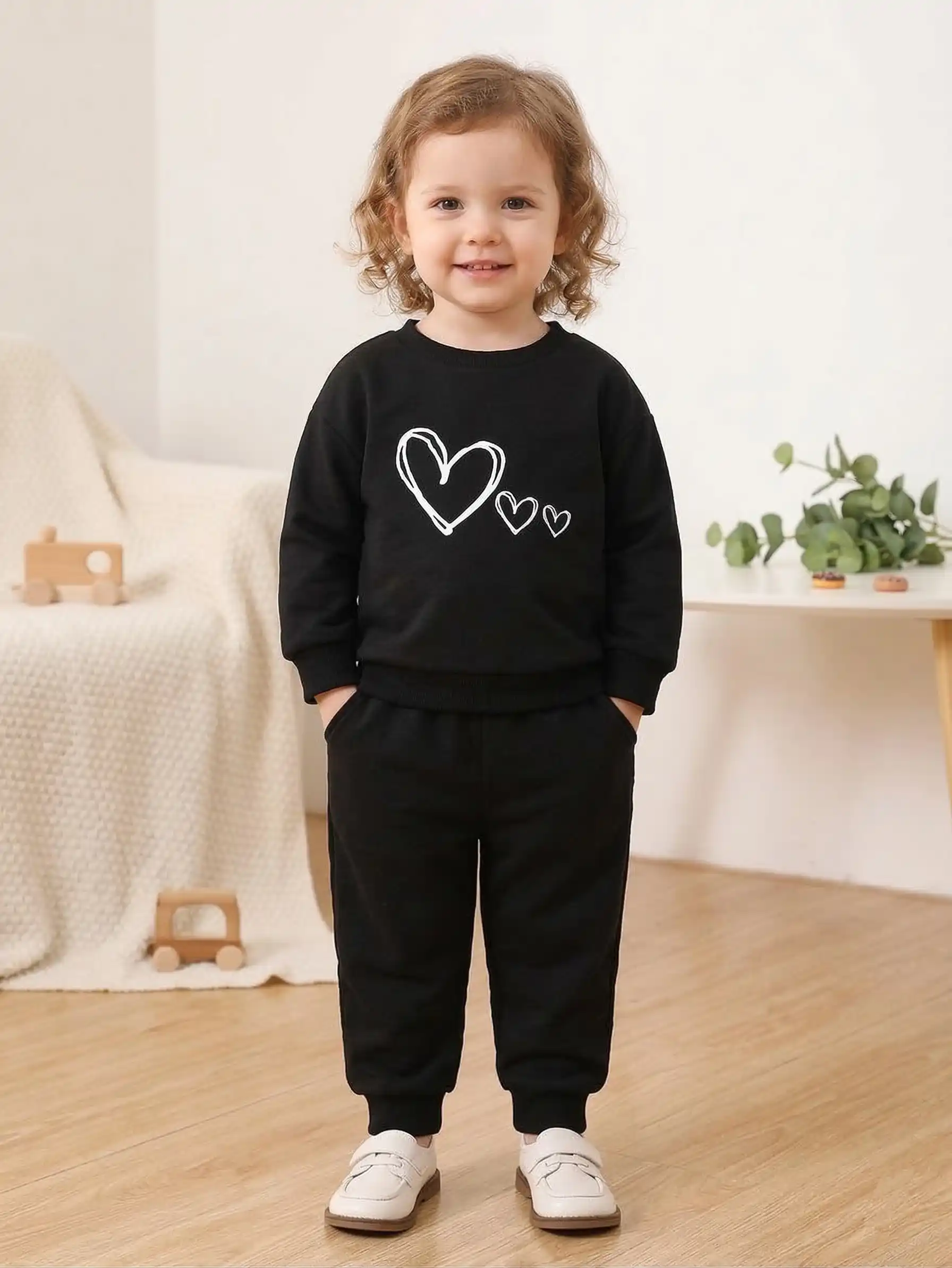 Conjunto "Tres Corazones" (Buzo + Jogger) vista 2