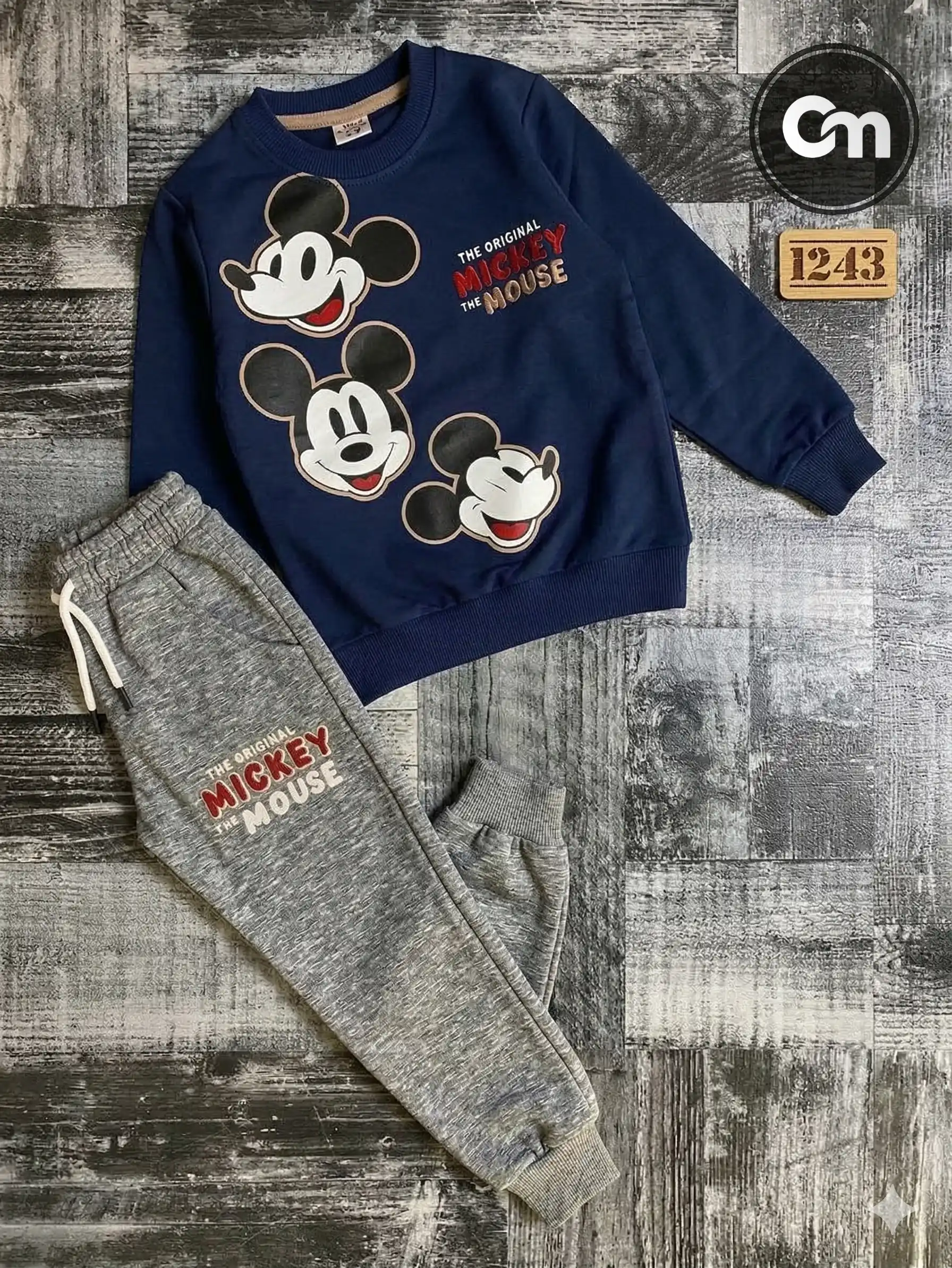 Conjunto Mickey Mouse "Happy Energy" vista 2
